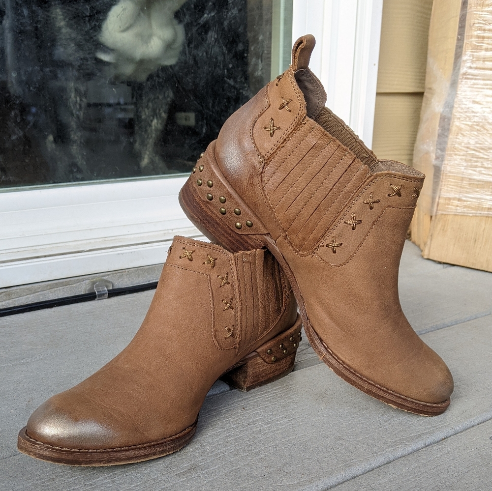 Leather ankle booties